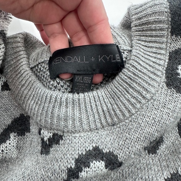 Kendall Kylie Sweater Women XXL Gray Animal Print Knit Pullover Preppy 90s Cozy - Picture 3 of 7